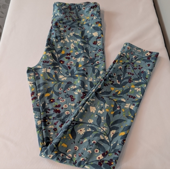 LuLaRoe Pants - LuLaRoe OS Floral Teal Blue Leggings - BUTTERY SOFT